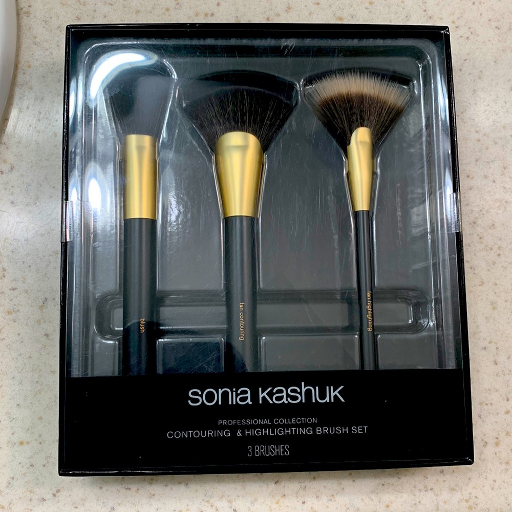 Makeup brushes
